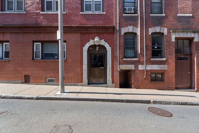 16 Henchman Street 3R, Boston, MA 02113