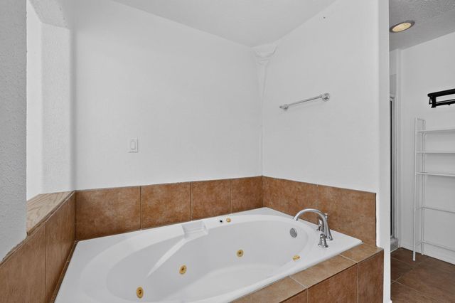 12050 Holly Avenue NE, Albuquerque, NM 87122