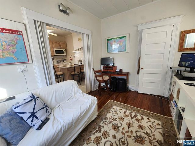 31 Union Place, North Arlington, NJ 07031