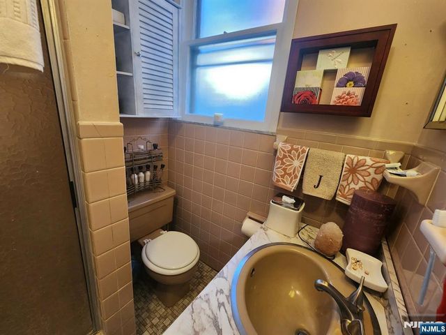 31 Union Place, North Arlington, NJ 07031