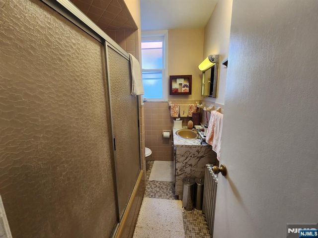 31 Union Place, North Arlington, NJ 07031