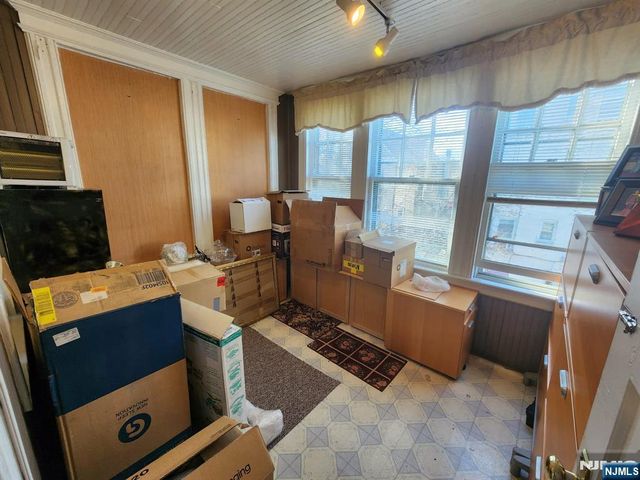 31 Union Place, North Arlington, NJ 07031