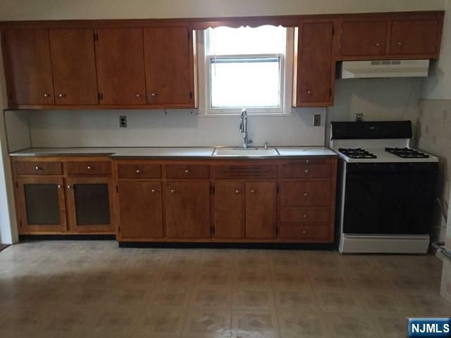 31 Union Place, North Arlington, NJ 07031