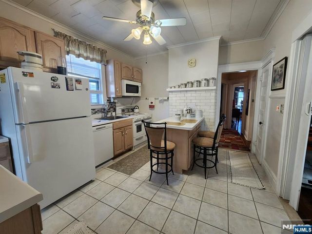 31 Union Place, North Arlington, NJ 07031