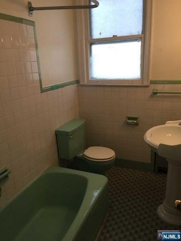 31 Union Place, North Arlington, NJ 07031