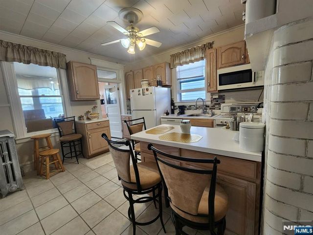 31 Union Place, North Arlington, NJ 07031