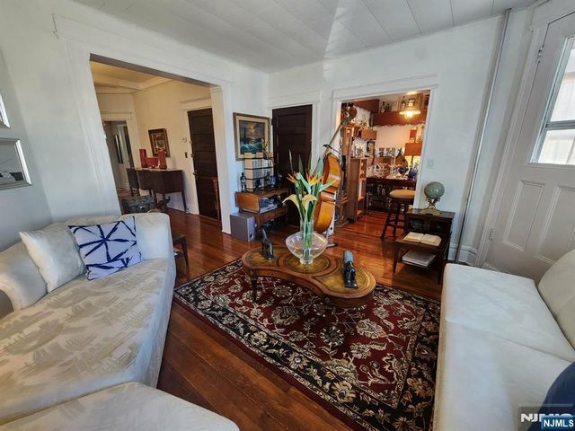 31 Union Place, North Arlington, NJ 07031