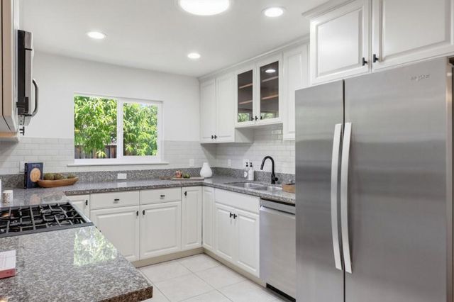 383 Burnett Avenue, Santa Clara, CA 95051
