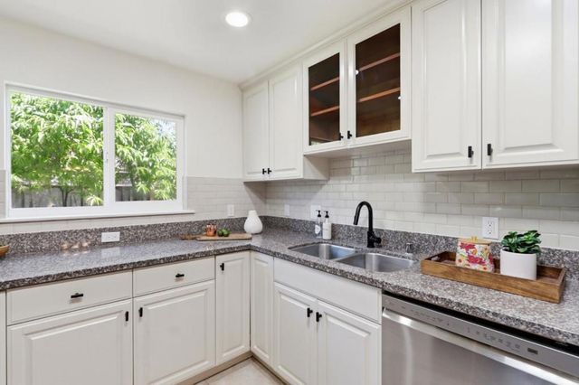 383 Burnett Avenue, Santa Clara, CA 95051