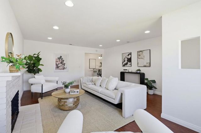 383 Burnett Avenue, Santa Clara, CA 95051