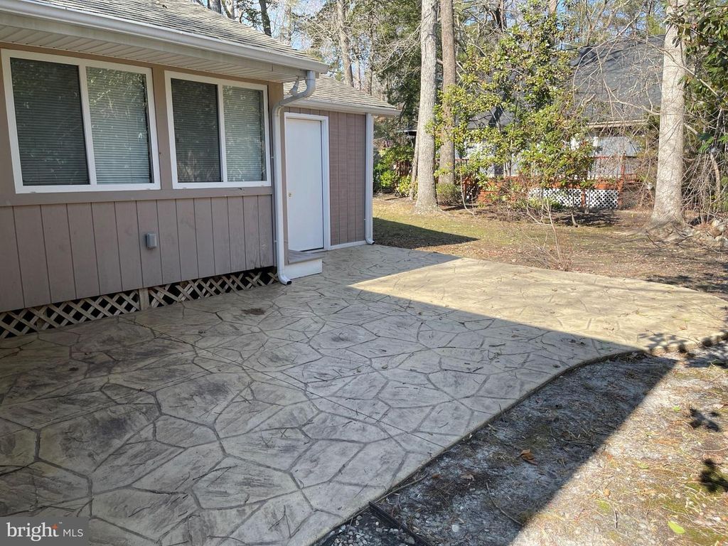 Image 24 of property listing at 51 NEWPORT DR, Ocean Pines, MD 21811