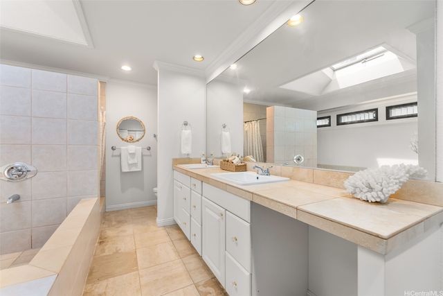 7821 Makaaoa Place, Honolulu, HI 96825