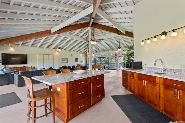 7821 Makaaoa Place, Honolulu, HI 96825