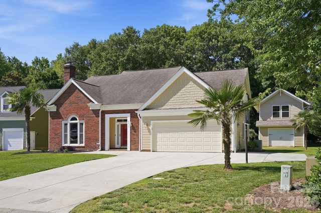 9912 Park Springs Court, Charlotte, NC 28210