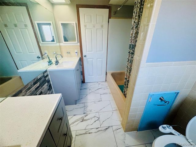 28142 Liberty Drive, Warren, MI 48092