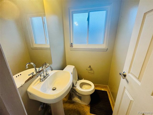 28142 Liberty Drive, Warren, MI 48092