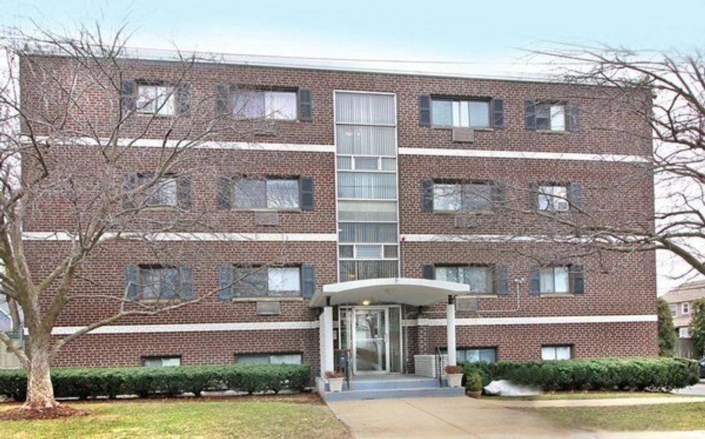 18 Glencoe Street 42, Boston, MA 02135