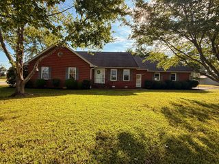 4615 Airport Rd, Springfield, TN 37172