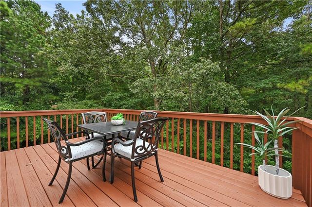 422 Enclave Drive, Powder Springs, GA 30127