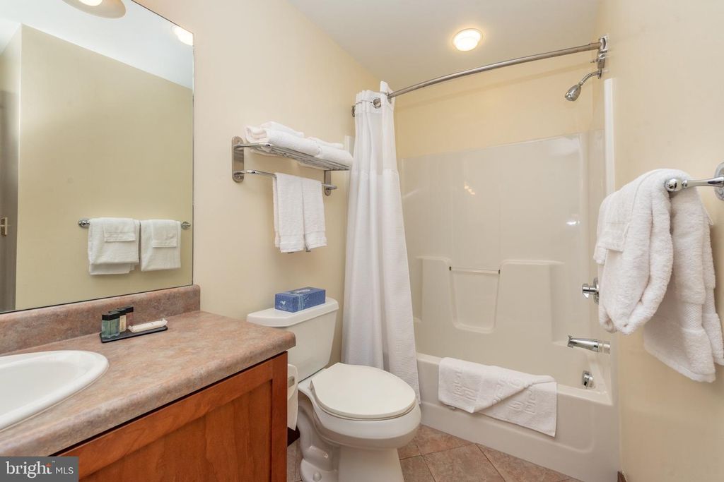 565 GLENDALE RD #116, Oakland, MD 21550
