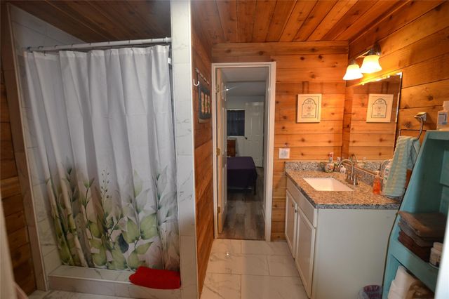 458 Rain Forset Road, Onalaska, TX 77360