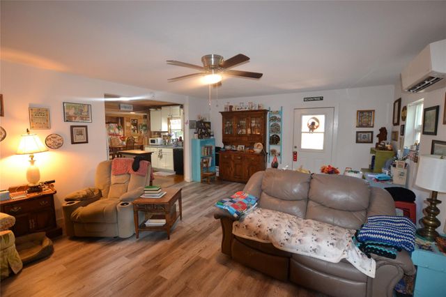 458 Rain Forset Road, Onalaska, TX 77360