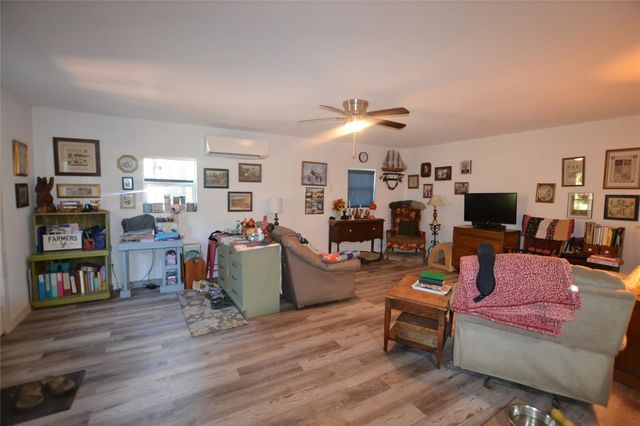 458 Rain Forset Road, Onalaska, TX 77360