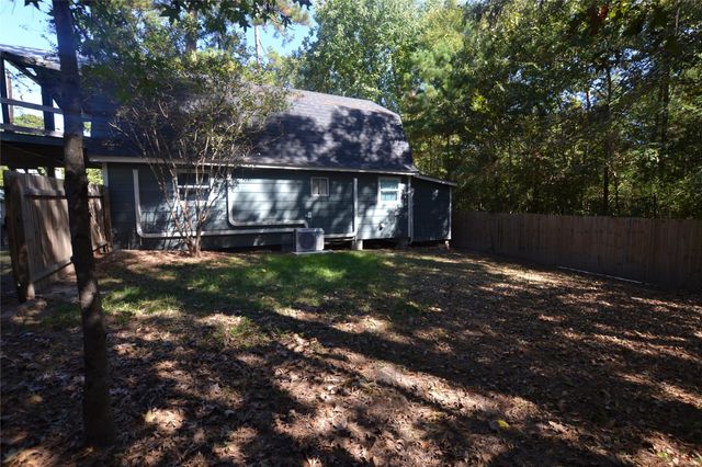 458 Rain Forset Road, Onalaska, TX 77360