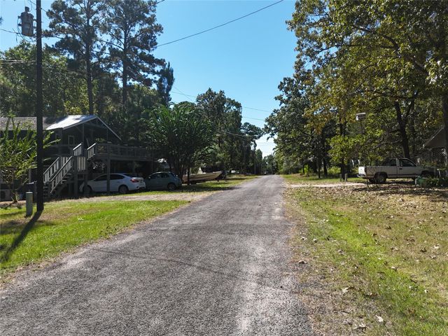458 Rain Forset Road, Onalaska, TX 77360