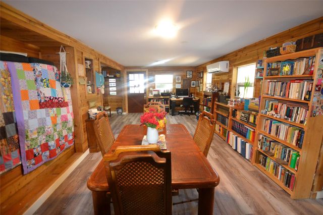 458 Rain Forset Road, Onalaska, TX 77360