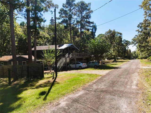 458 Rain Forest Road, Onalaska, TX 77360