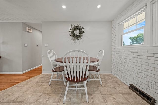 19 Magnolia St, Saugus, MA 01906