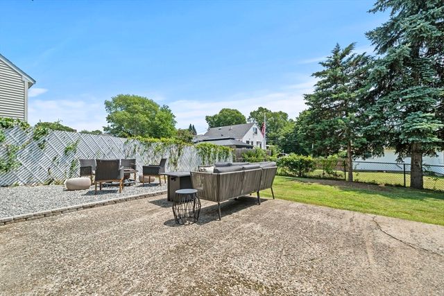 19 Magnolia St, Saugus, MA 01906