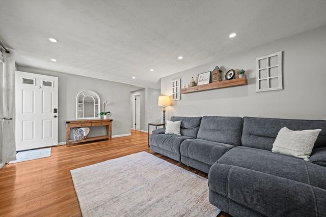19 Magnolia St, Saugus, MA 01906