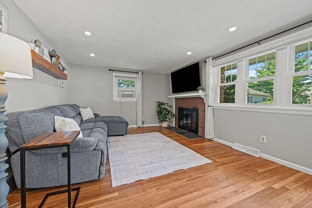 19 Magnolia St, Saugus, MA 01906