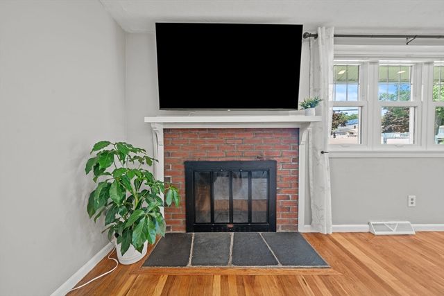 19 Magnolia St, Saugus, MA 01906