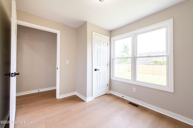 305 N 32nd St, Louisville, KY 40212