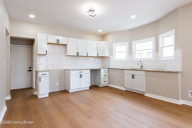 305 N 32nd St, Louisville, KY 40212