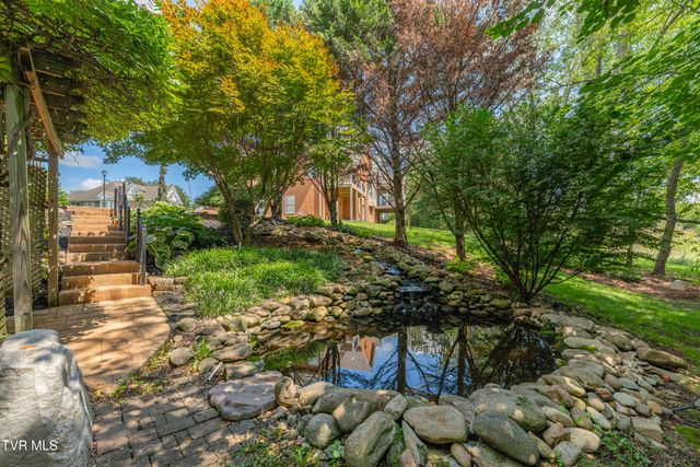 102 Galway Court, Johnson City, TN 37615