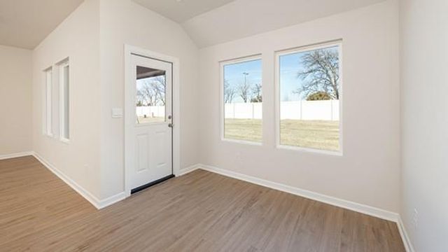 1229 E Stallion Lane, Mustang, OK 73064