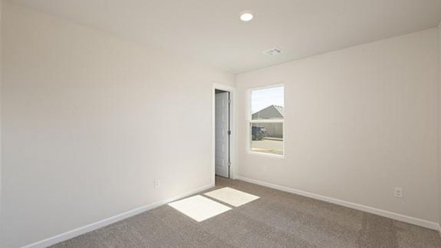 1229 E Stallion Lane, Mustang, OK 73064