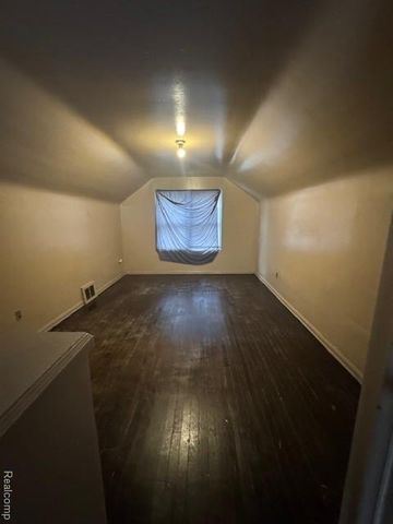 11960 Rossiter Street, Detroit, MI 48224