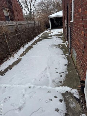 11960 Rossiter Street, Detroit, MI 48224