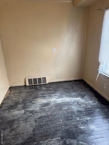 11960 Rossiter Street, Detroit, MI 48224