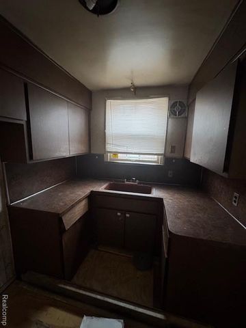 11960 Rossiter Street, Detroit, MI 48224