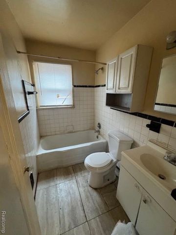 11960 Rossiter Street, Detroit, MI 48224