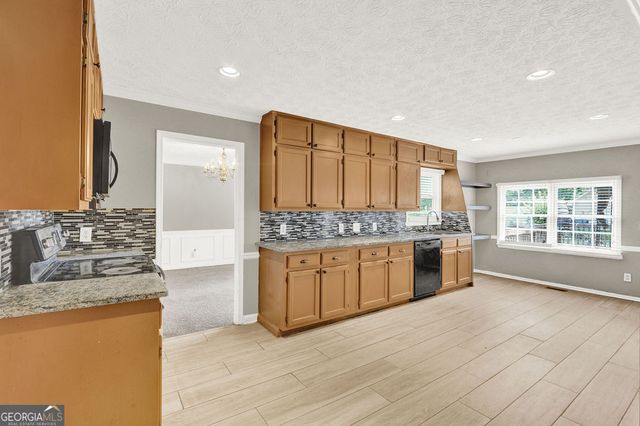 1892 Rockbrook Court, Snellville, GA 30078