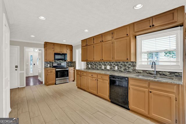 1892 Rockbrook Court, Snellville, GA 30078