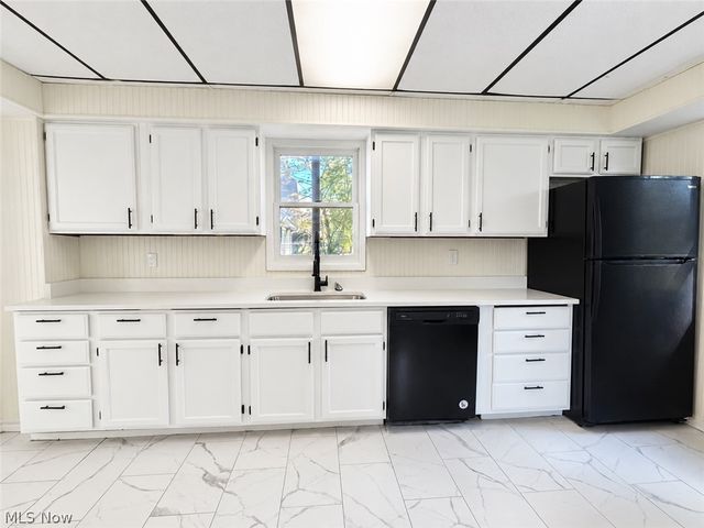 286 Alhambra Way, Akron, OH 44302