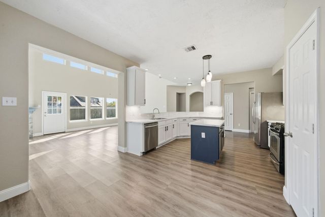 2810 Lockeridge Pines Drive, Spring, TX 77386